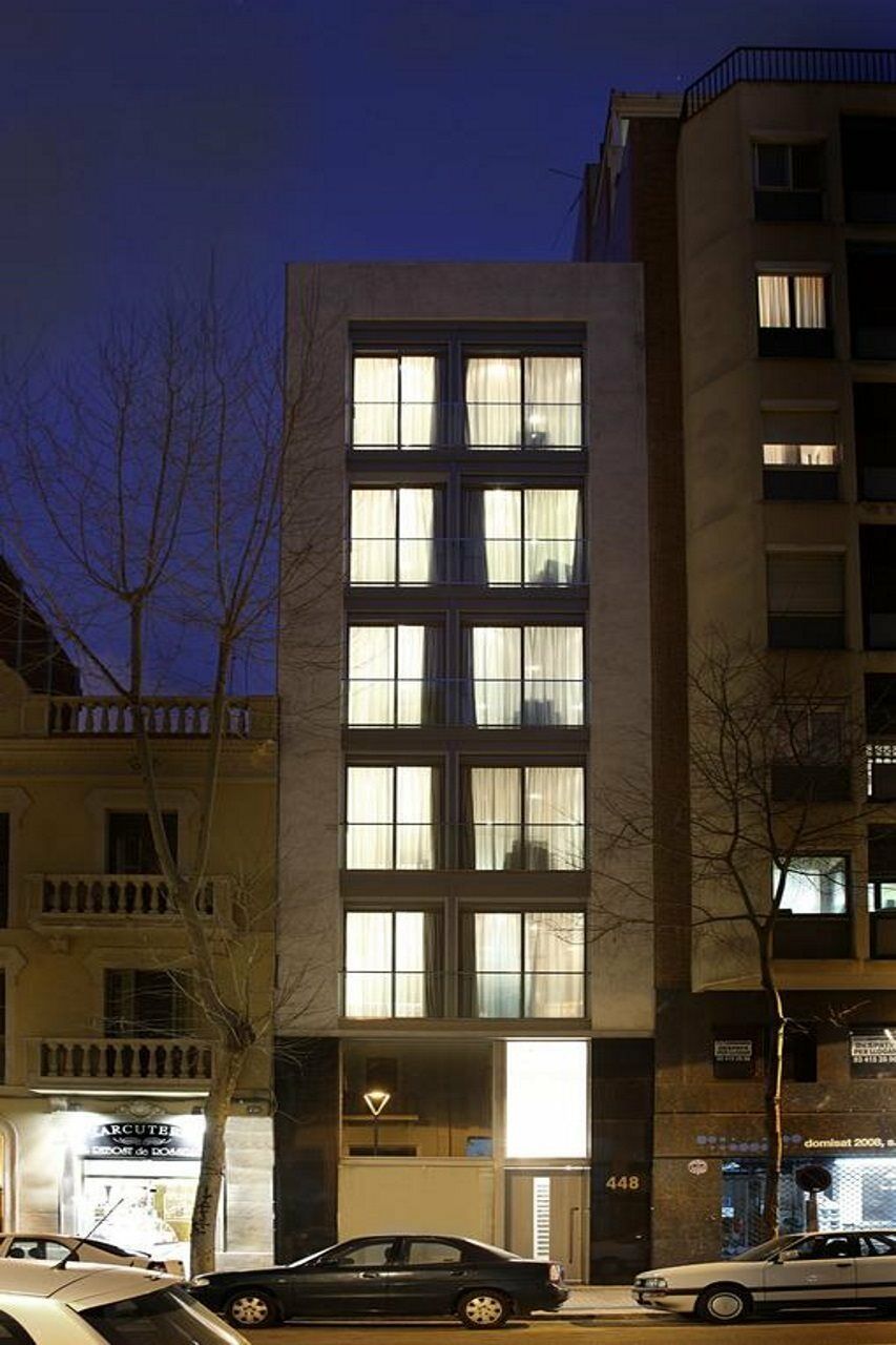 Mh Apartments S. Familia Barcelona Exterior photo